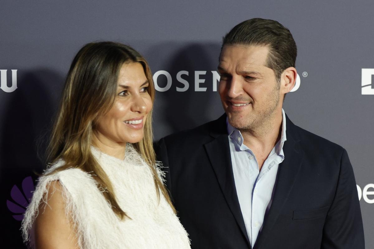 Manu Tenorio junto a su mujer, Silvia Casas