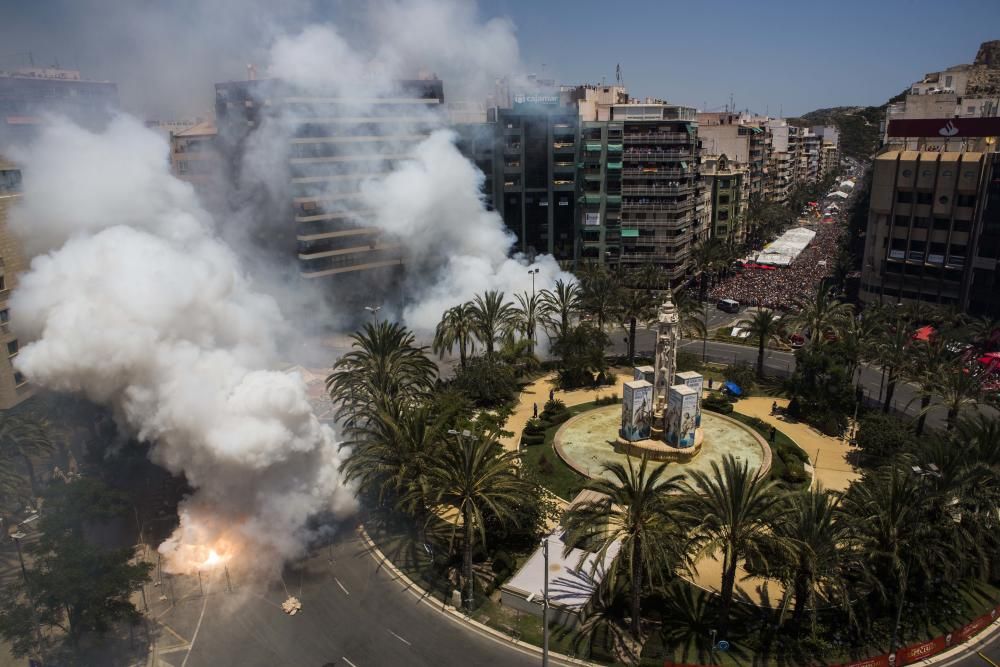 Hogueras 2018: Mascletá de las Hogueras de Alicante de 23 de junio.