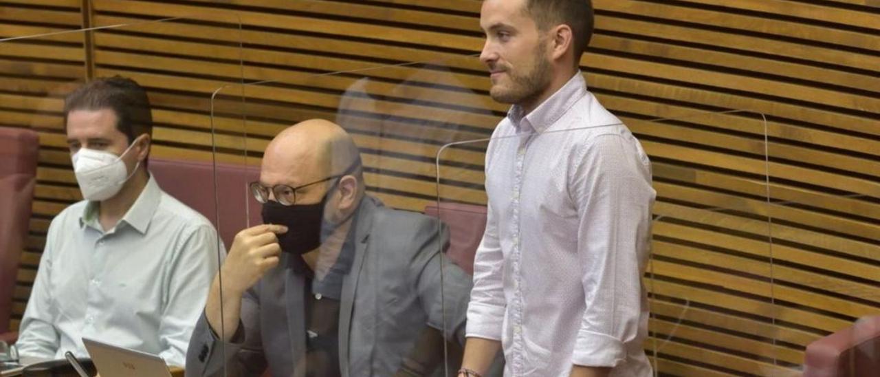 El joven Ferran Barberà en su primera sesión en las Corts. | EUROPA PRESS