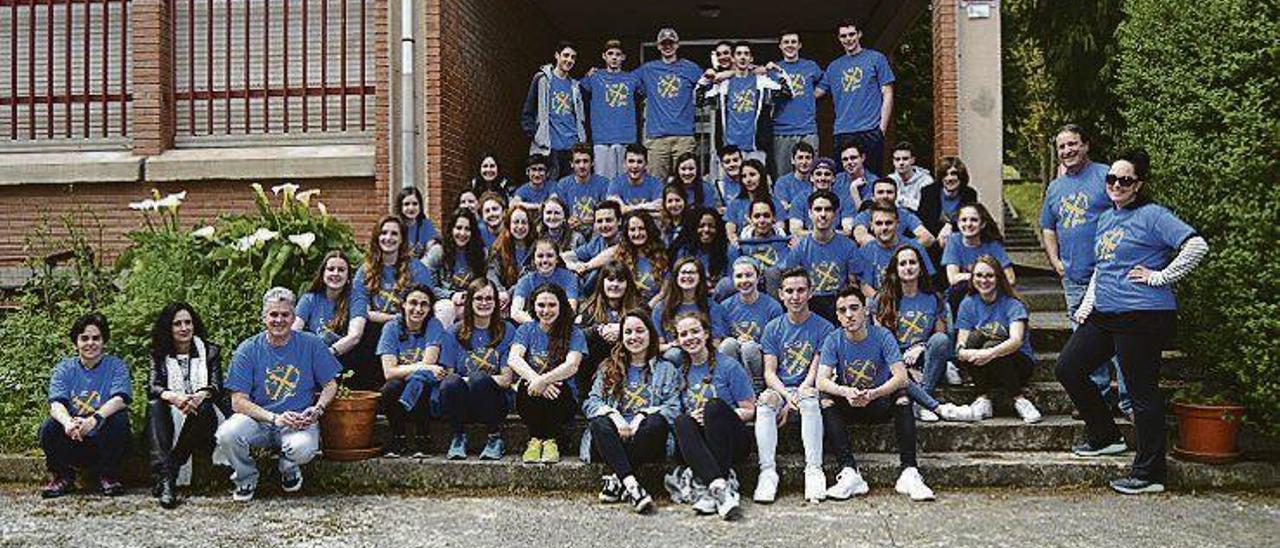 Alumnos y profesores de Grado y Boston, en la recepción en el Ramón Areces de Grado.