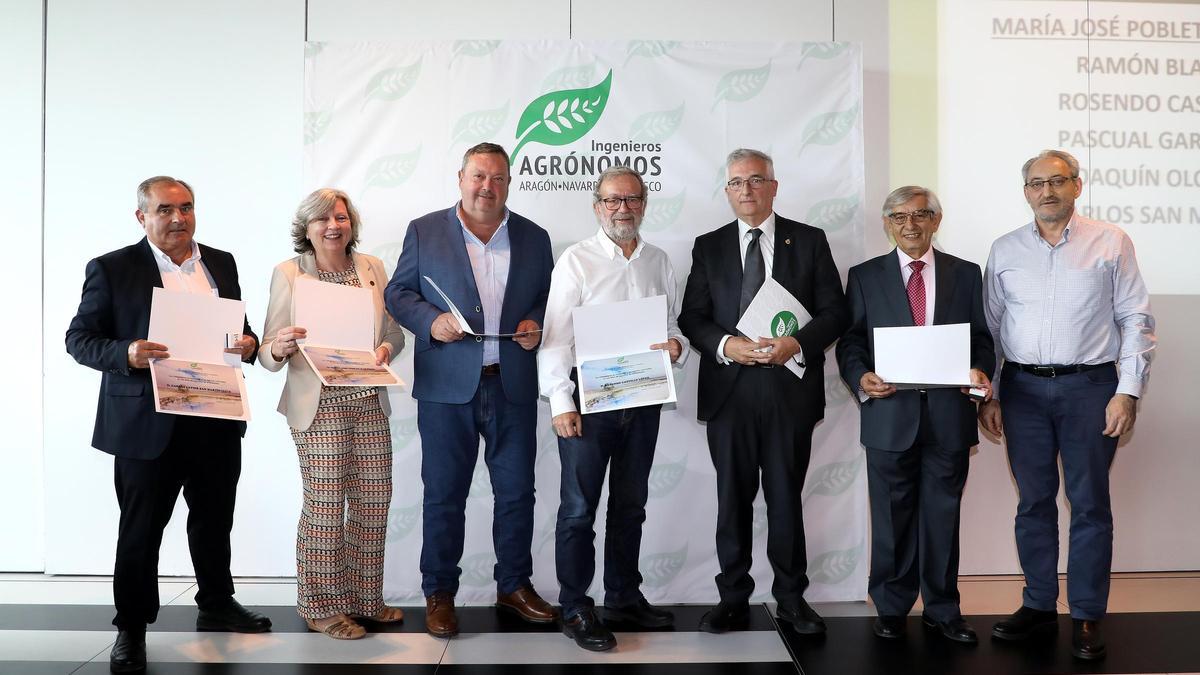 El Colegio de Ingenieros Agrónomos de Aragón, Navarra y País Vaso celebró su entrega de galardones anual premiando a los colegiados que cumplían 65 años.