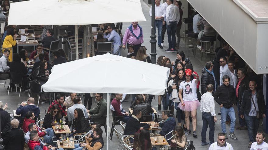 Aglomeraciones de personas en la zona de ocio del centro de Alicante