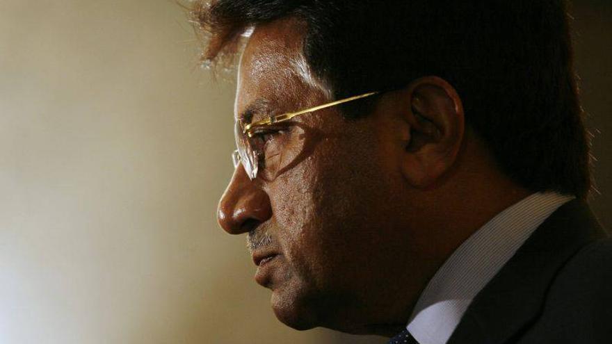 Musharraf se escabulle de un tribunal paquistaní tras ordenarse su arresto