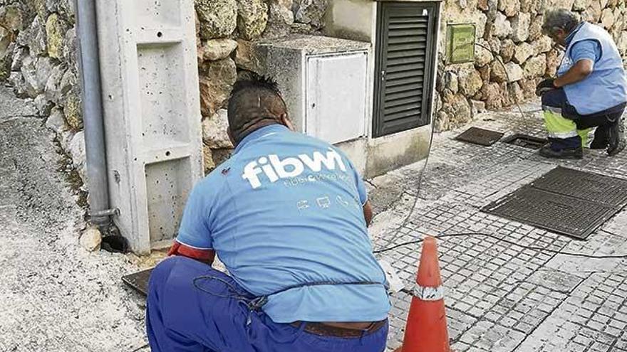 Este mes ha empezado la instalación de la nueva red de fibra óptica.