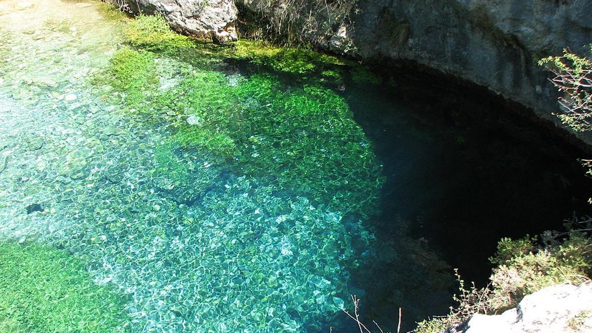 Este curioso pozo natural de España tiene... ¡13 kilómetros de profundidad!