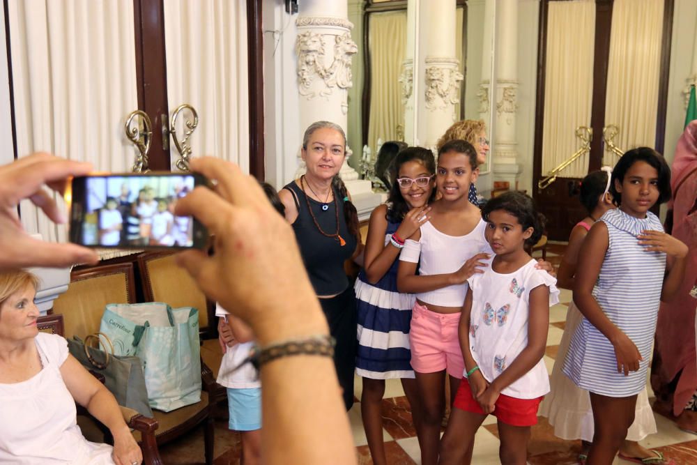 Recepción de los niños saharauis en el Ayuntamiento de Málaga.