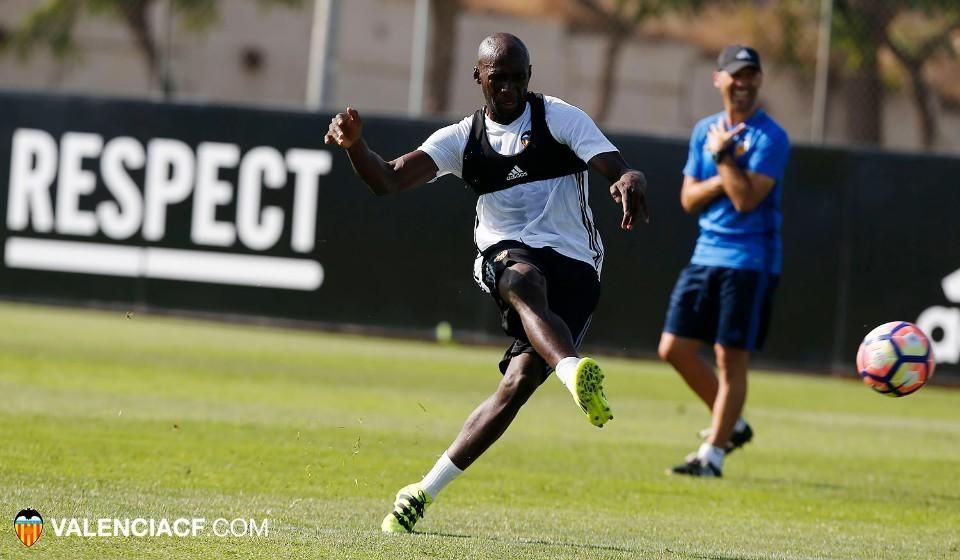 Primer entrenamiento de Garay y Mangala