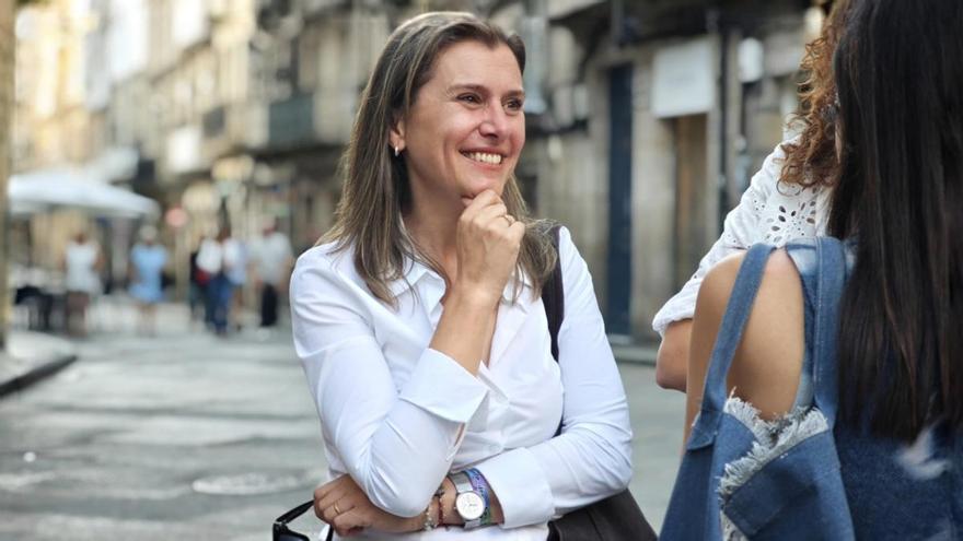 Natalia González es ya candidata oficial del PSOE a la Alcaldía de Ourense y la primera mujer que presenta su partido al cargo en 47 años, desde las primeras elecciones de 1979
