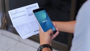 Els pagaments amb el mòbil creixen un 15% entre els clients de CaixaBank