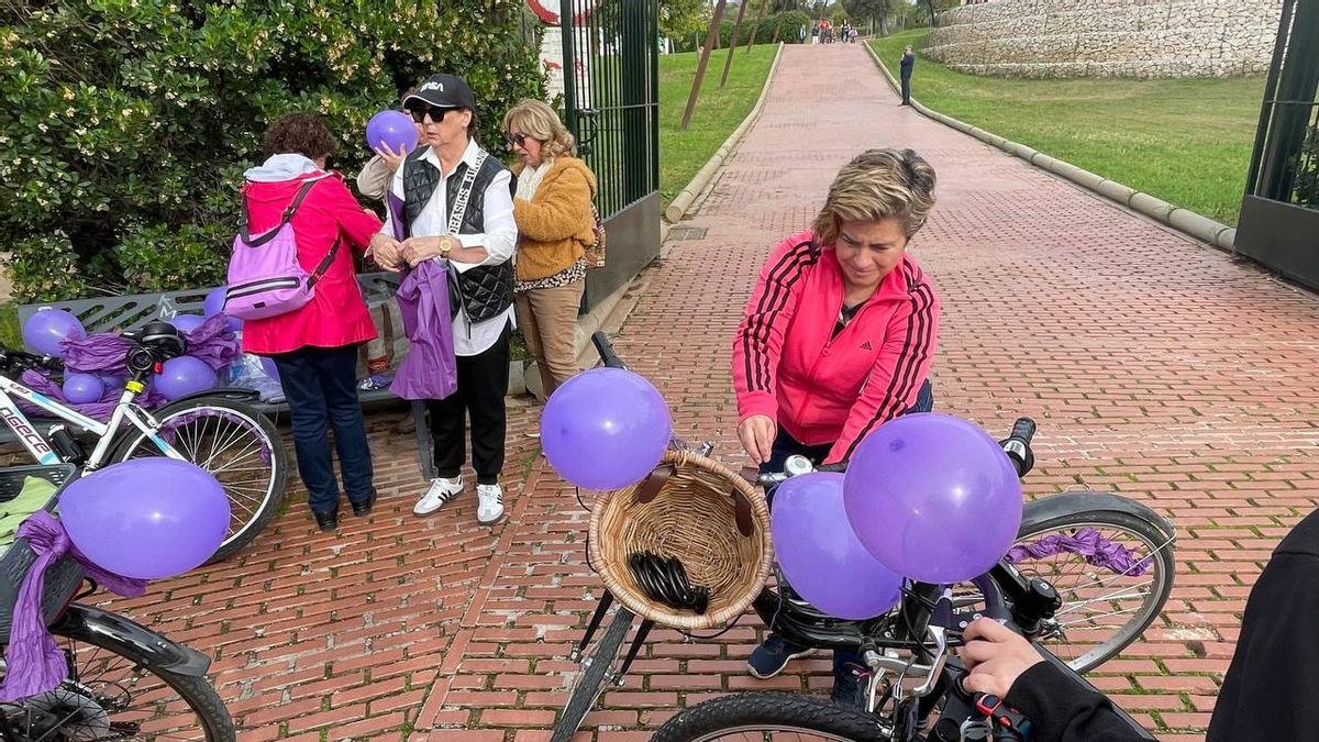 Varias participantes en la marcha.