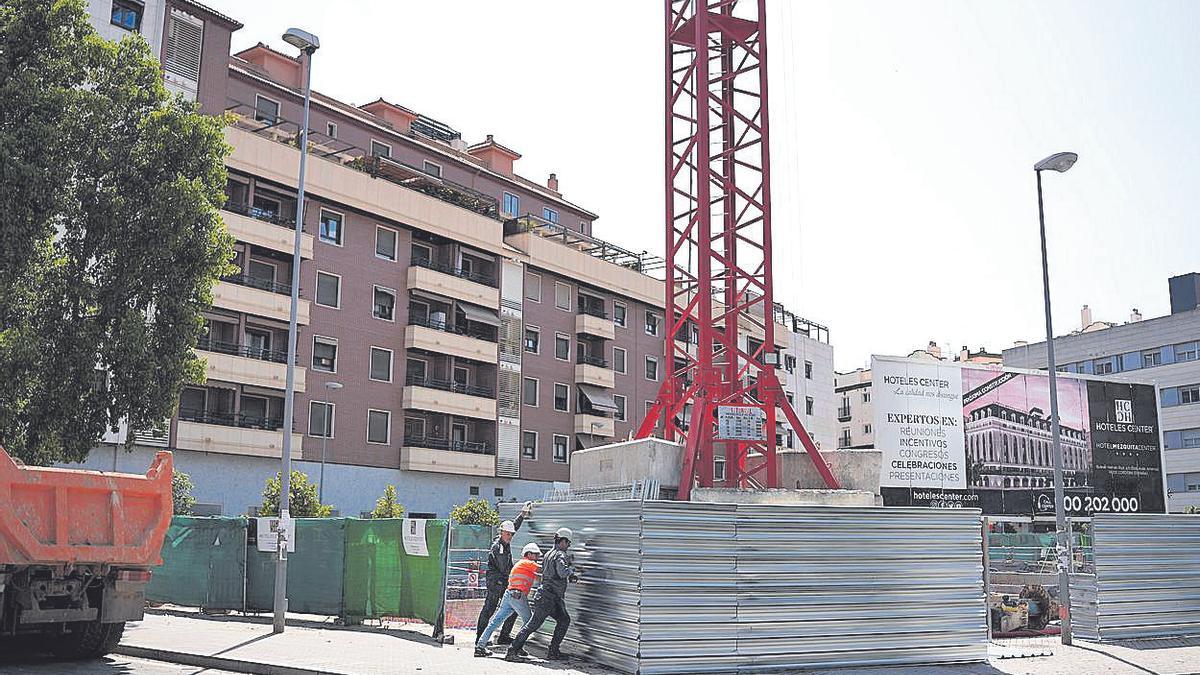 Obras para el hotel que abrirá en el bulevar de Hernán Ruiz.