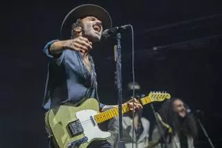 Leiva paladea su sintonía con Barcelona exhibiendo poder e himnos en el Palau Sant Jordi