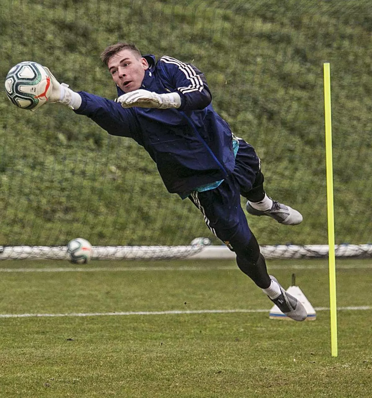 Andryi Lunin: la leyenda del para-penaltis de la Champions empezó en Oviedo