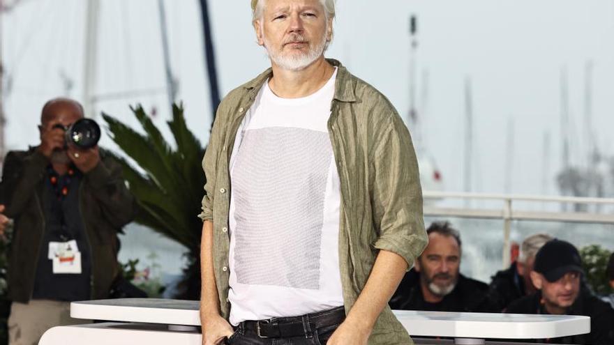 Australian publisher, activist Julian Assange poses during a photocall for the film "The Six Billion Dollar Man" at the 78th edition of the Cannes Film Festival in Cannes, southern France, on May 20, 2025. (Photo by Valery HACHE / AFP)