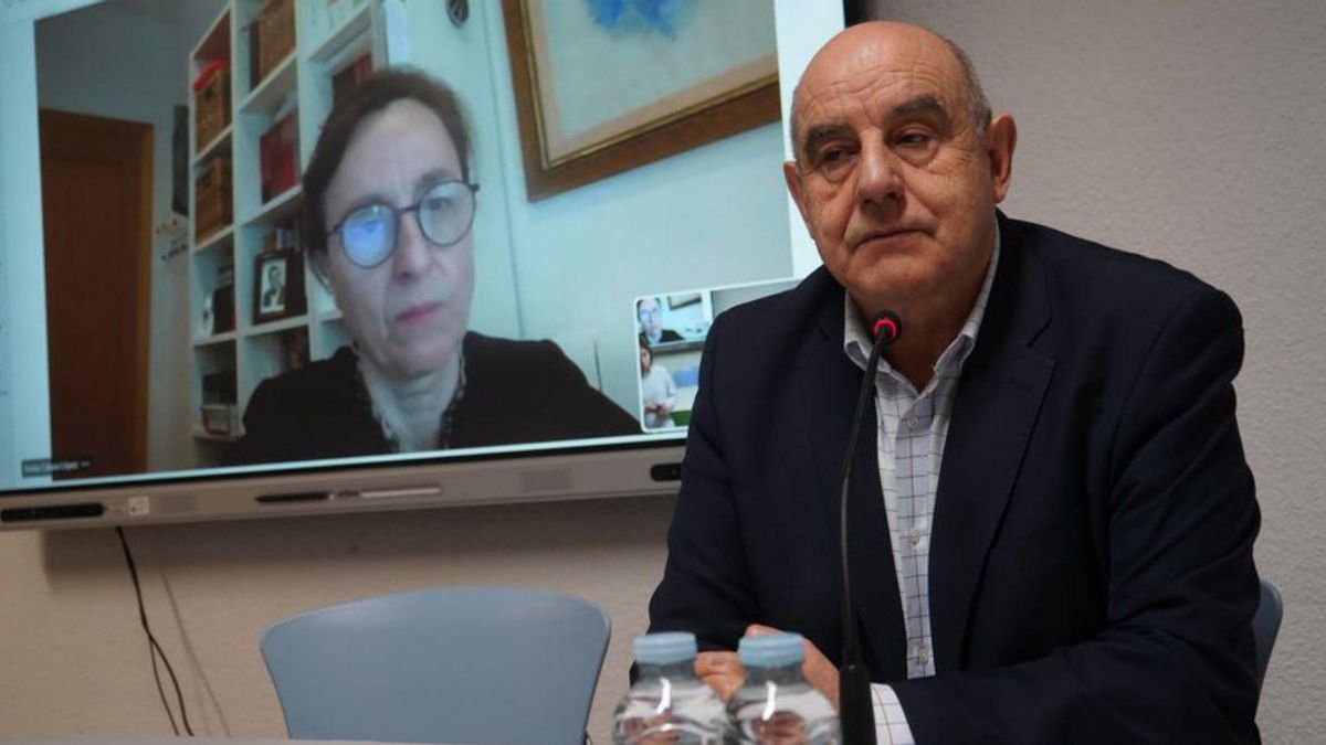Antonio Rodríguez, director de la UNED, y Sonia Calzada, directora de la Jornada sobre Eficiencia Procesal.