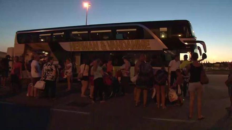 Nou turistes intoxicats per la mala combustió del motor d’un autocar a l'AP-7