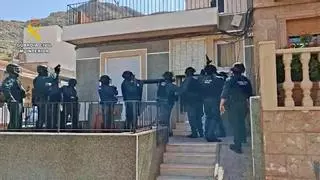 Dos detenidos en Callosa de Segura acusados de asaltar cuatro comercios de la Vega Baja