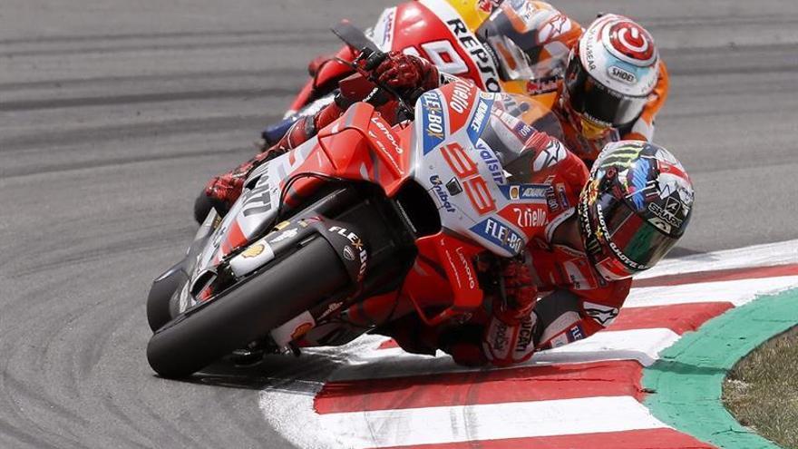 Lorenzo encabeza el ataque de Ducati