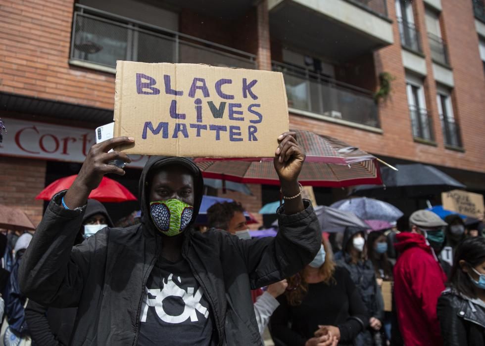 Manifestació contra el racisme a Salt i Girona