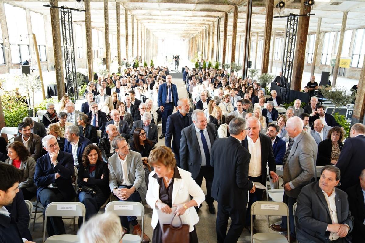 La Cambra de Manresa vesteix de gala la Fàbrica Nova en obres per celebrar els seus 120 anys La Cambra de Manresa vesteix de gala la Fàbrica Nova en obres per celebrar els seus 120 anys