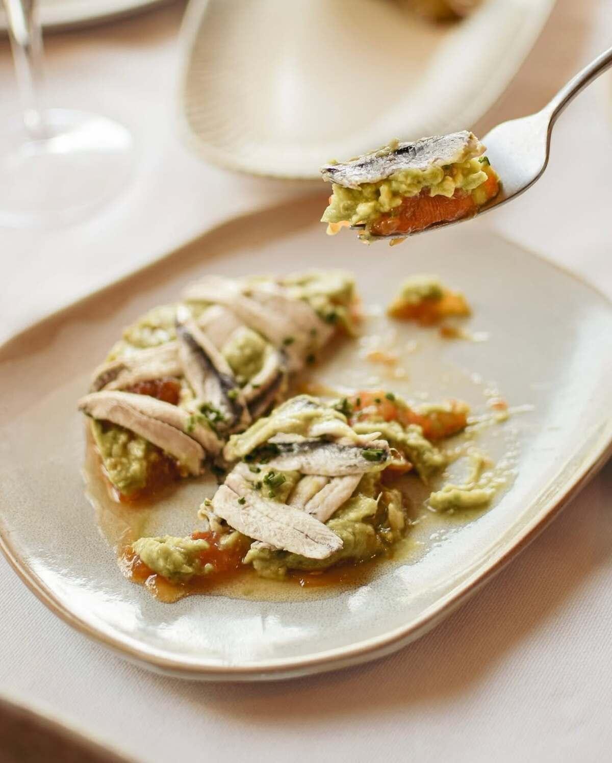 Déjate envolver por la brisa marina y el sabor auténtico de lo extraordinario