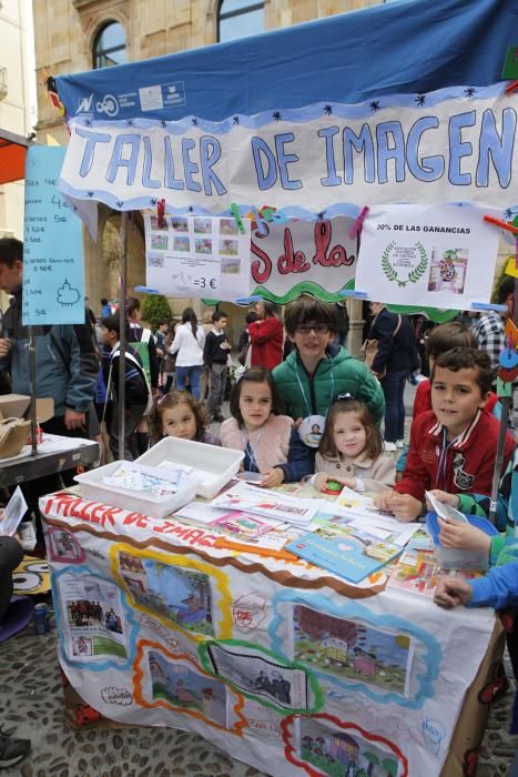 Mercadillo organizado por centros educativos