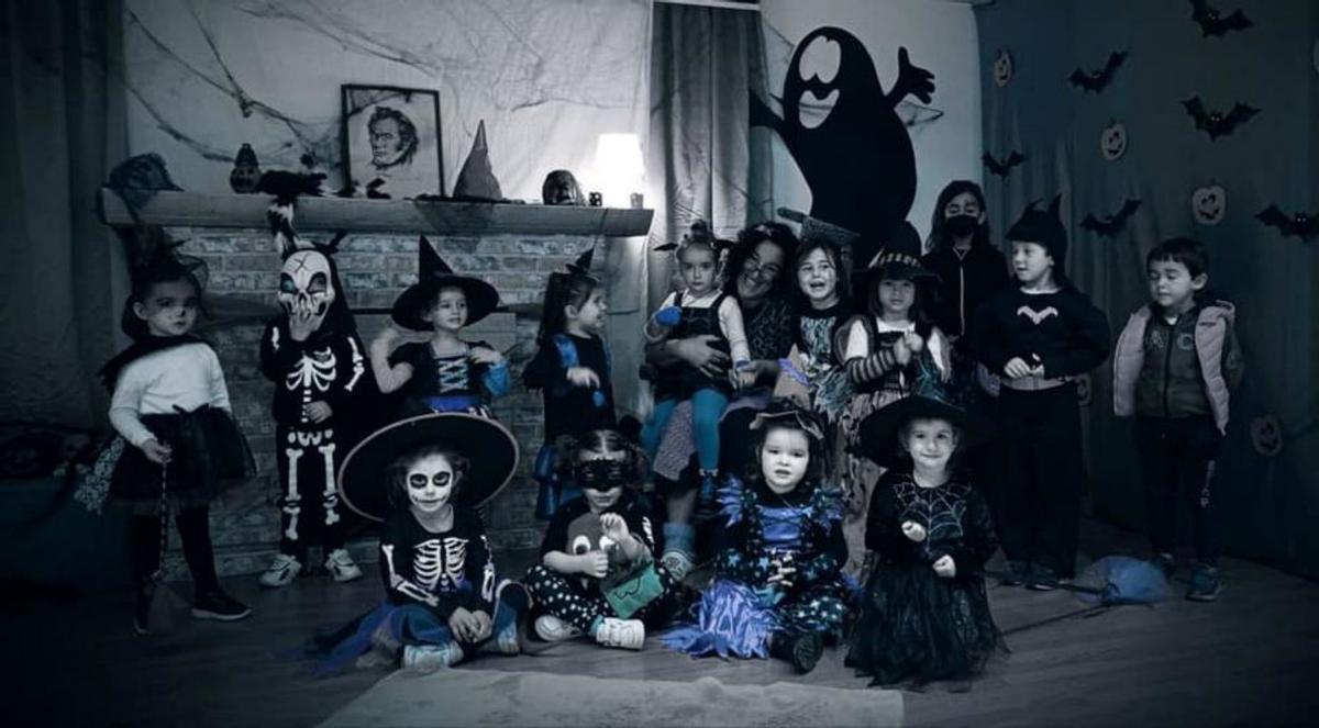 Algunos de los niños participantes en el vídeo de la Escuela de Música de Mieres. | Escuela de Música de Mieres