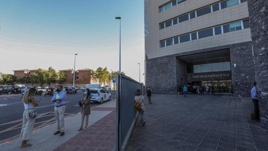 La sede de la Audiencia Provincial en Elche. | ANTONIO AMORÓS