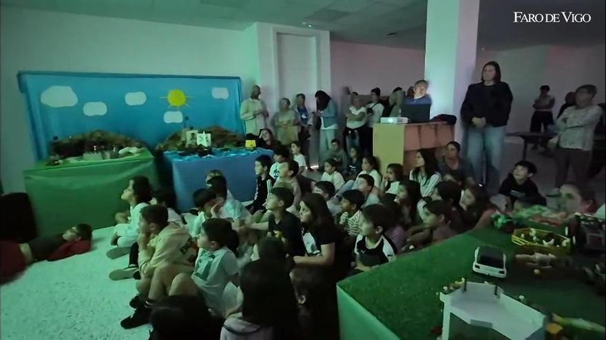 El CEIP Portonovo transformó sus aulas y pasillos en un museo escolar bajo el título «A vida secreta dos obxectos»