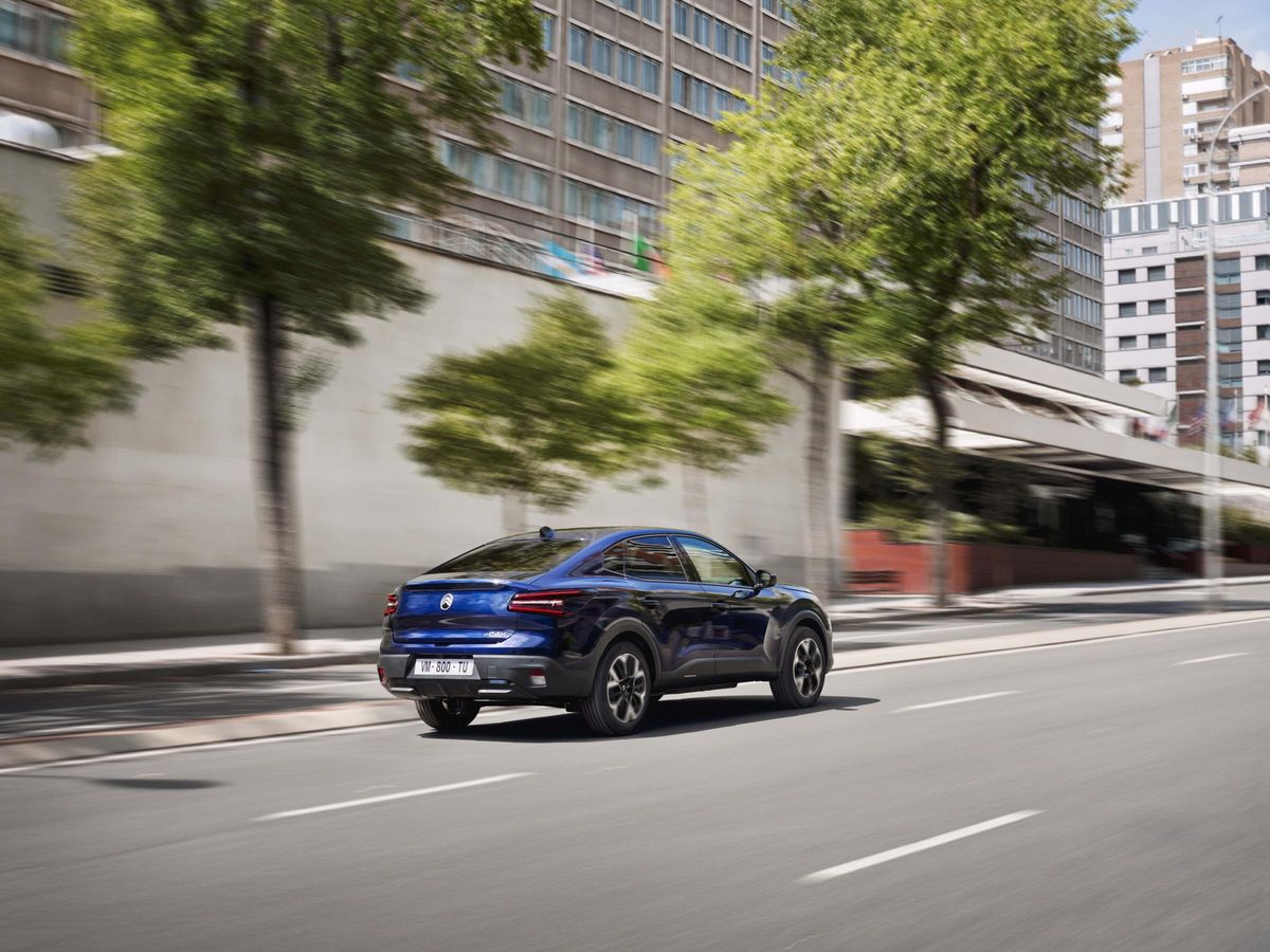 Los Citroën C4 y C4 X se renuevan y mantienen su posición de liderazgo y referencia entre las berlinas y sedanes del segmento C