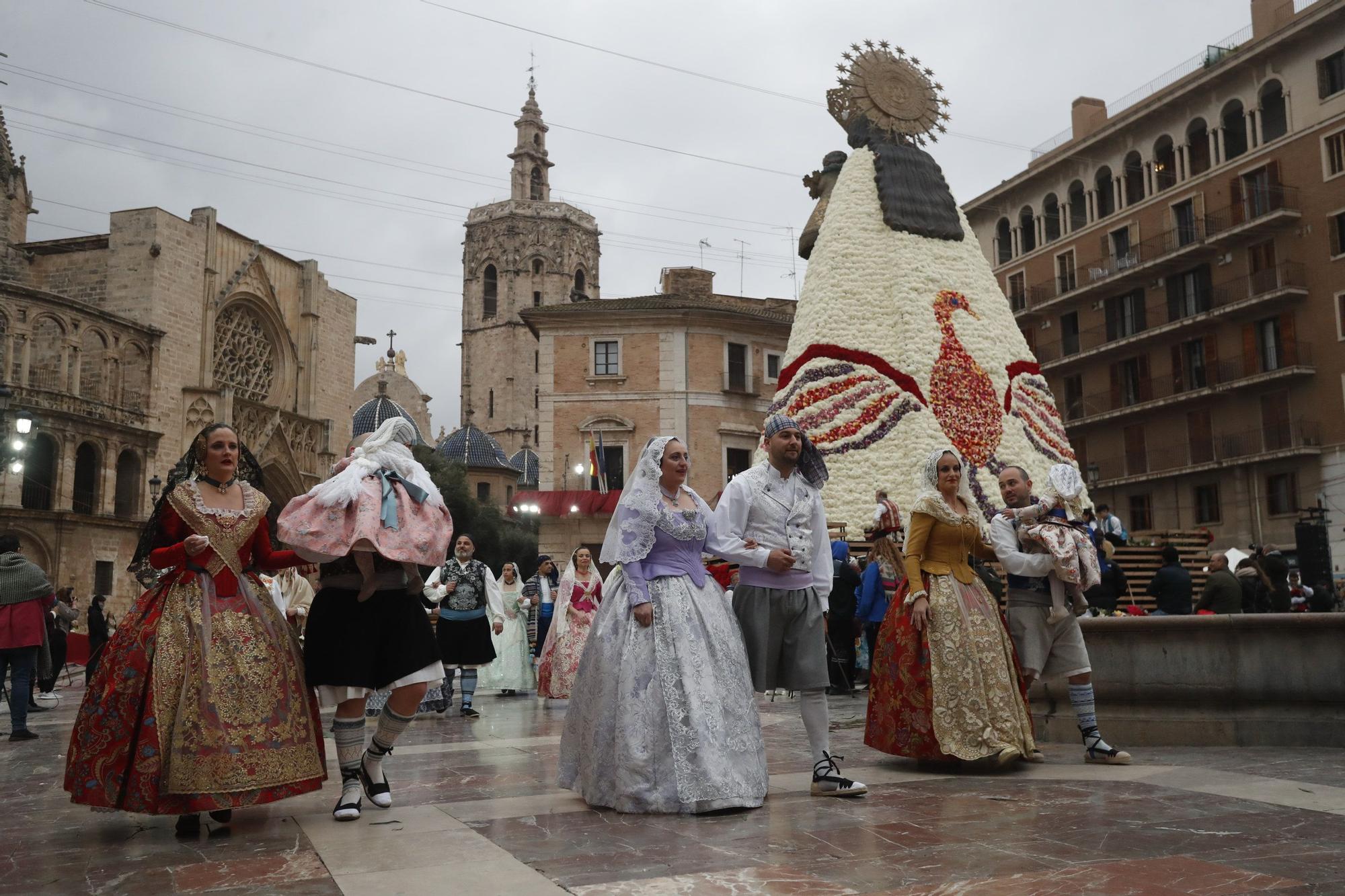 Búscate en el segundo día de ofrenda por la calle de la Paz (entre las 18:00 a las 19:00 horas)