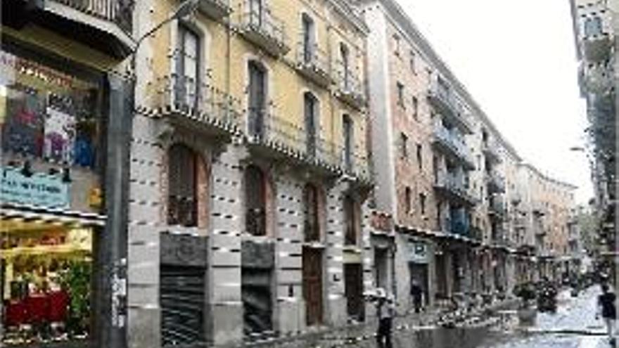 La casa natal del geni està ublicada al carrer Monturiol, en ple centre.