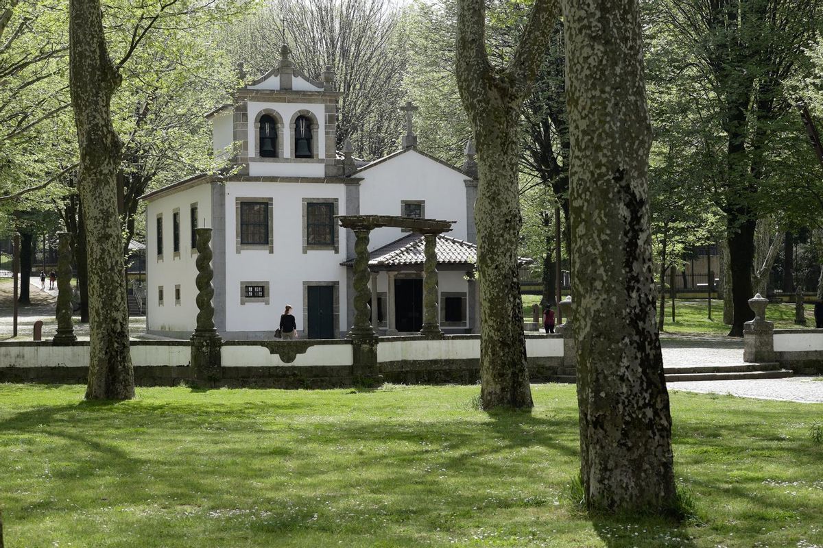 Iglesia y parque de São João da Ponte, Braga.