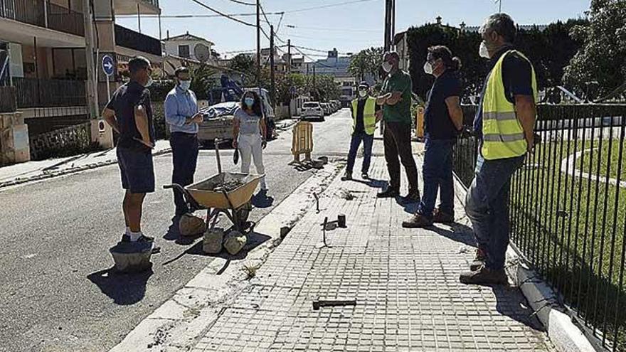 Hila y Pastor, con algunos de los miembros de las brigadas.