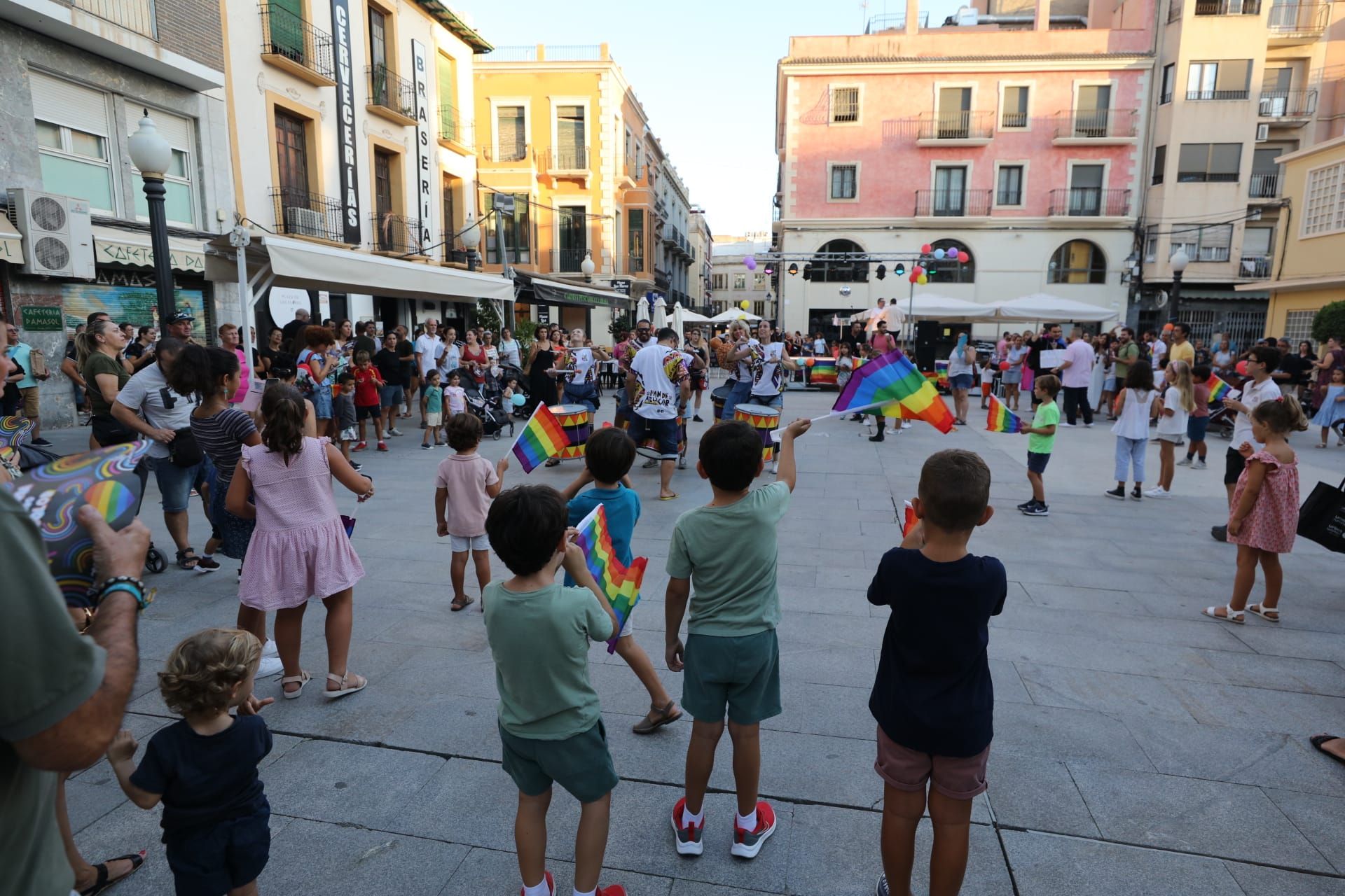 Orgullo Elche: carrera de tacones en Elche