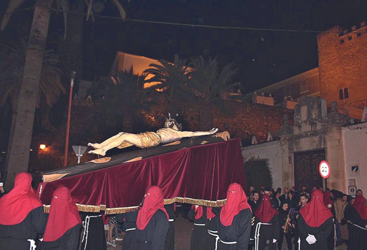 El Santísimo Cristo de la Sangre inicia su recorrido el Lunes Santo desde La Asunción y Ángeles.