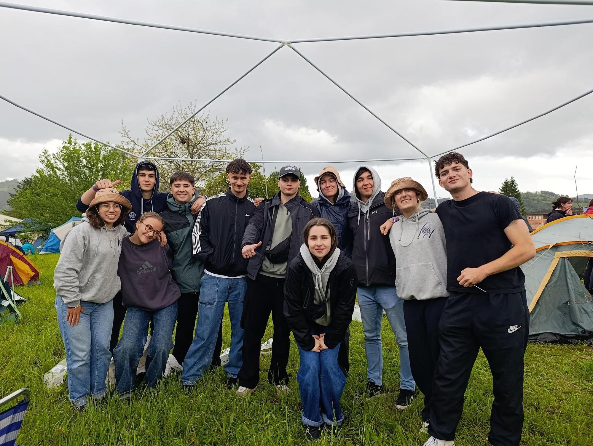 El rugby acampa en Grado