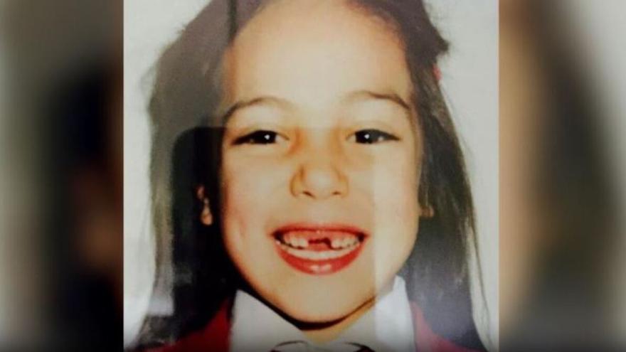 Esta niña cumple hoy 42 años, ¿sabes quién es?