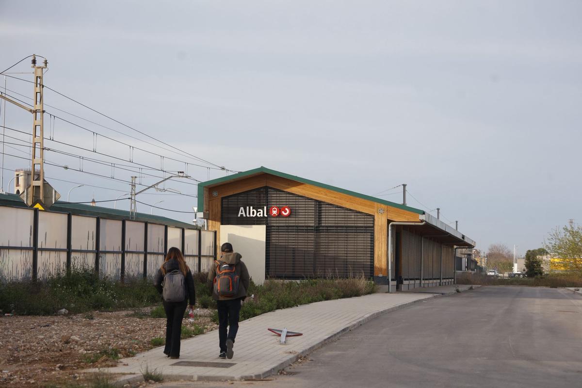 La estación de Albal recibvirá, si no se adoptan medidas alternativas, miles de pasajeros a partir del viernes.