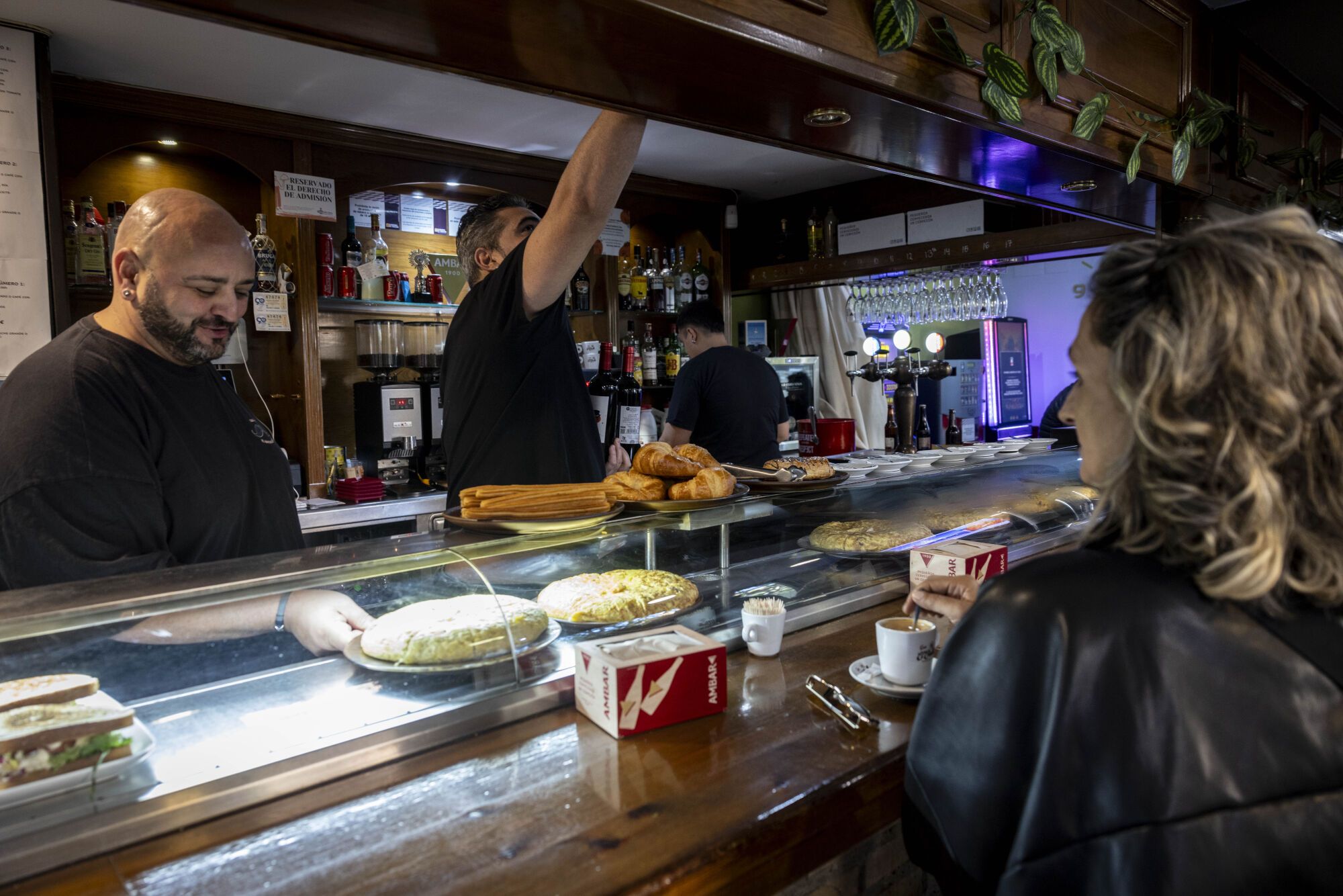 En imágenes | El Rincón de Baro, el bar del Actur que se ha hecho viral por sus tortillas de sabores