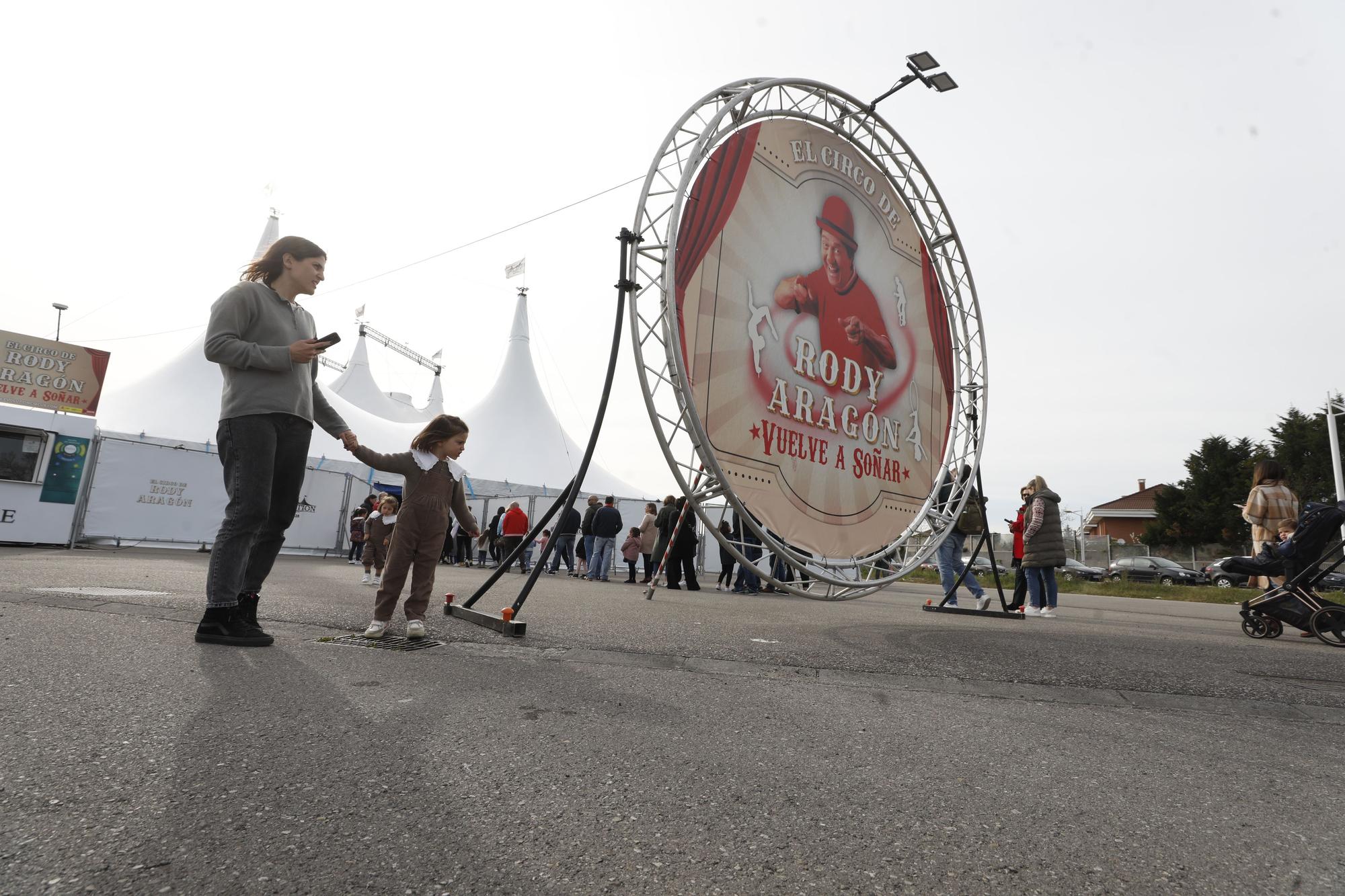 En imágenes: Así es el circo de Rody Aragón que acaba de estrenar en Gijón