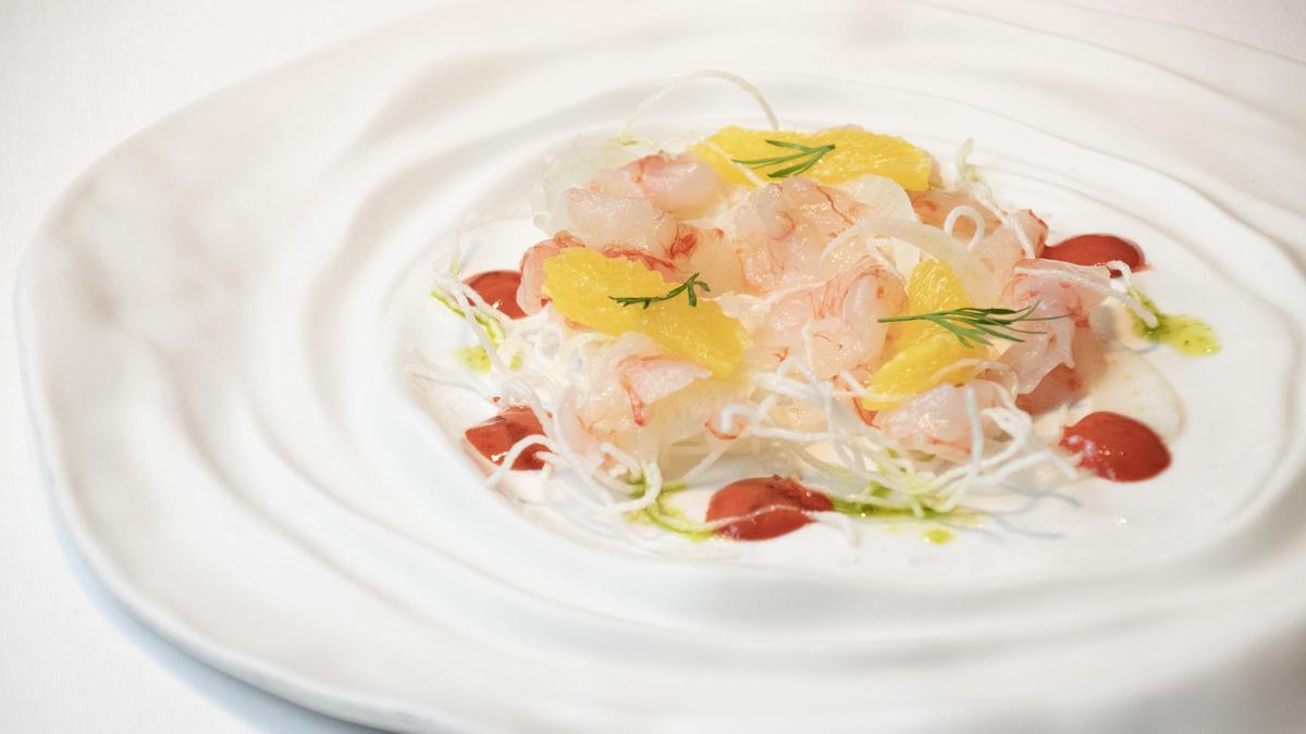 El 'carpaccio' de gamba roja de Gioia.