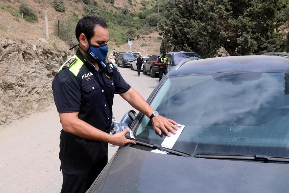 Vehicles mal aparcats i col·lapse als accessos al Cap de Creus