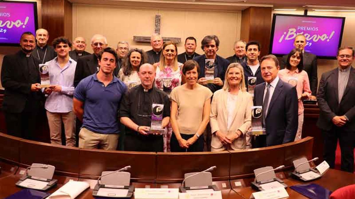 Araceli Saavedra con los premiados