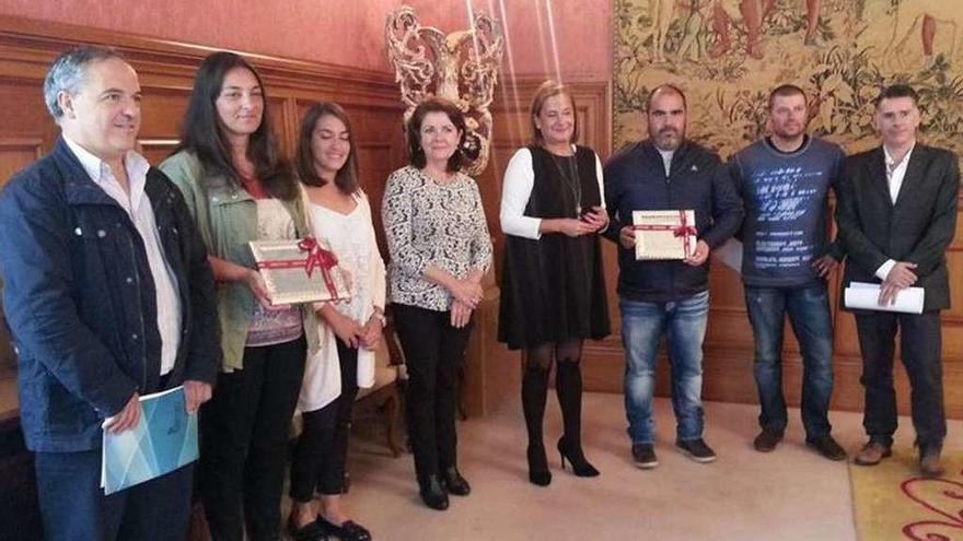 Un momento del acto de entrega de las placas en el Pazo Provincial. // FdV