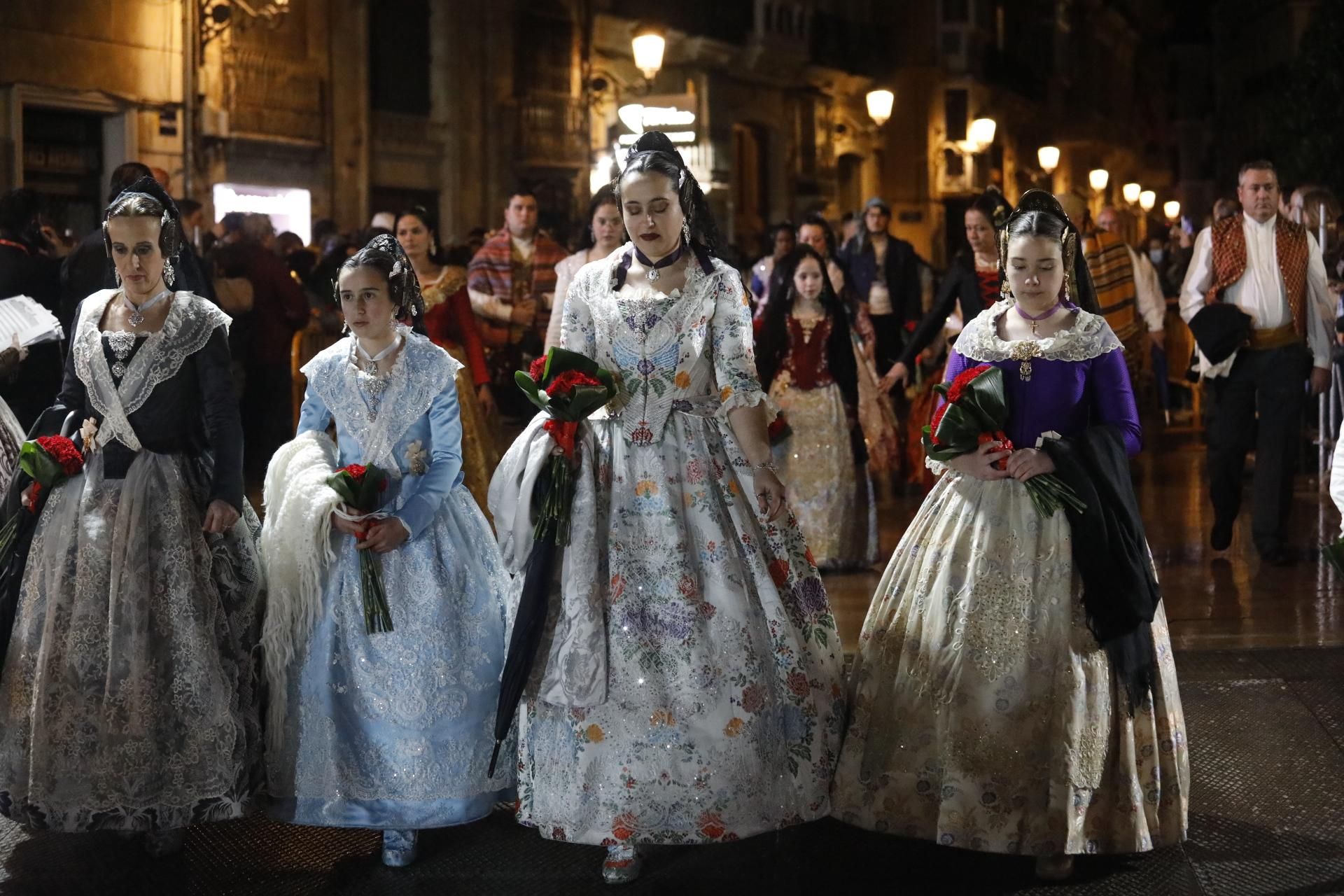 Búscate en el primer día de ofrenda por la calle Quart (entre las 22:00 a las 23:00 horas)