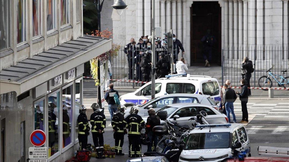 Tres muertos en un atentado con un cuchillo en una iglesia de Niza