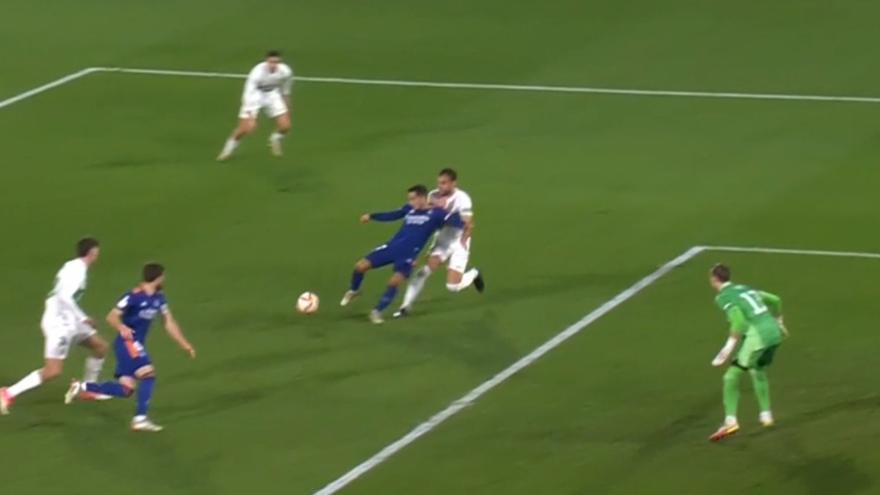 ¡Qué locura! Un polémico gol anulado al Elche le expulsa de la Copa del Rey