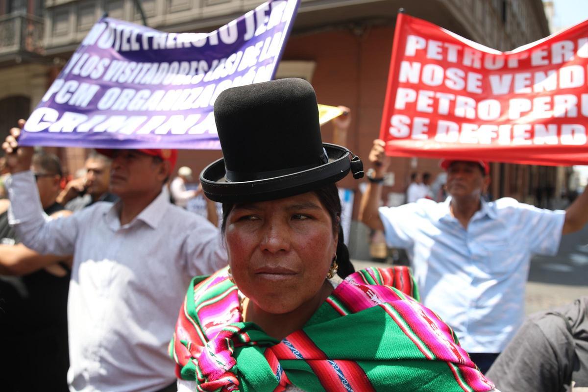 Manifestantes reclaman la salida del presidente interino de Perú: "No puede seguir más"