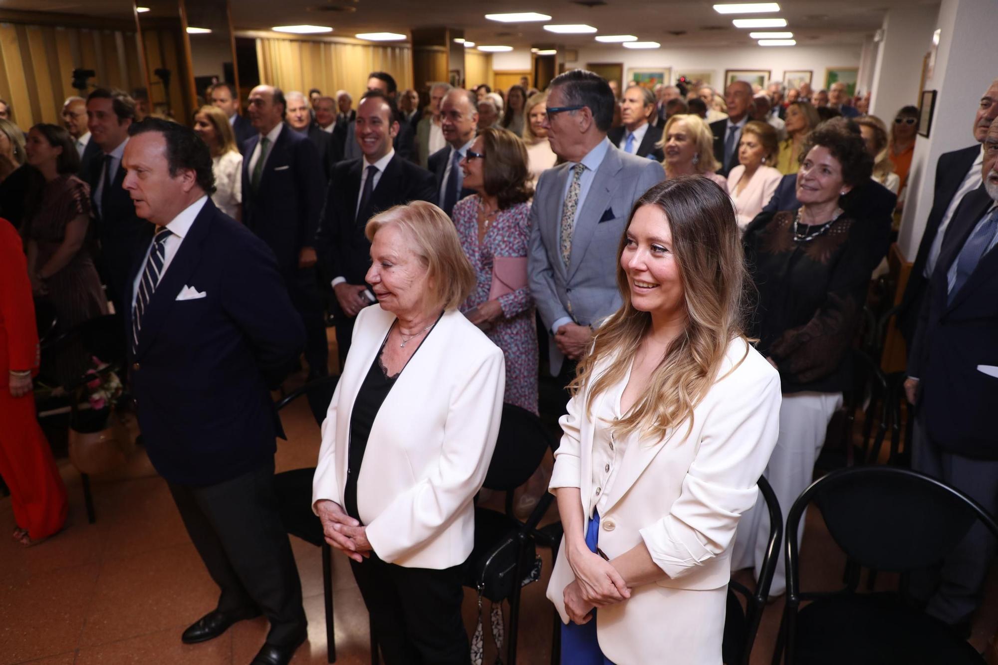 En imágenes | Imposición de la "Manzana de oro" del Centro Asturiano de Madrid, al oftalmólogo Luis Fernández-Vega